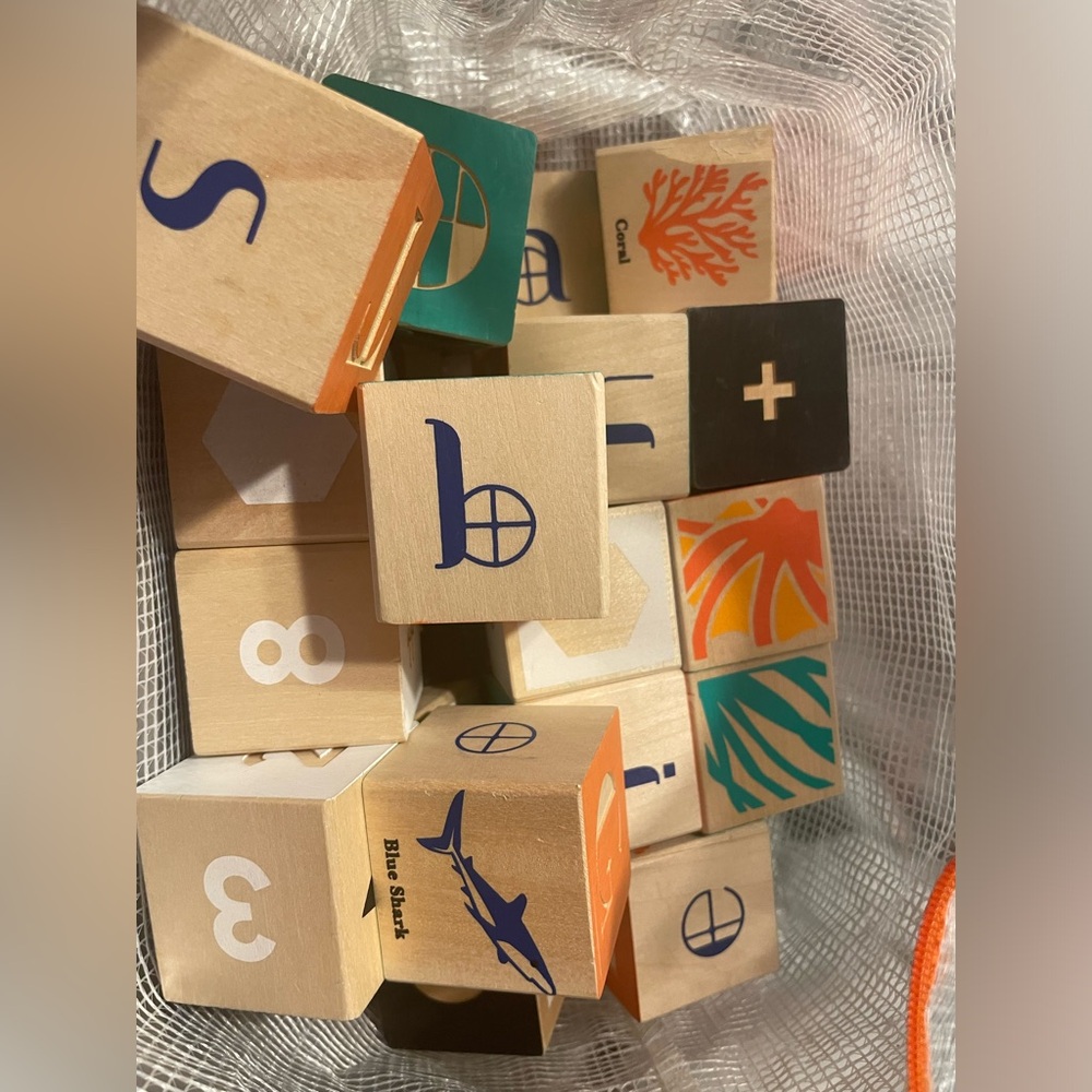 Beautiful uncle goose children’s building blocks